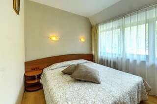 Отель Hotel Moura Боровец Бюджетный двухместный номер с 1 кроватью или 2 отдельными кроватями-1